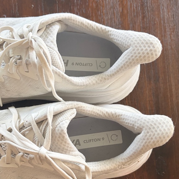 Womens white hoka Clifton 9 - Picture 2 of 4